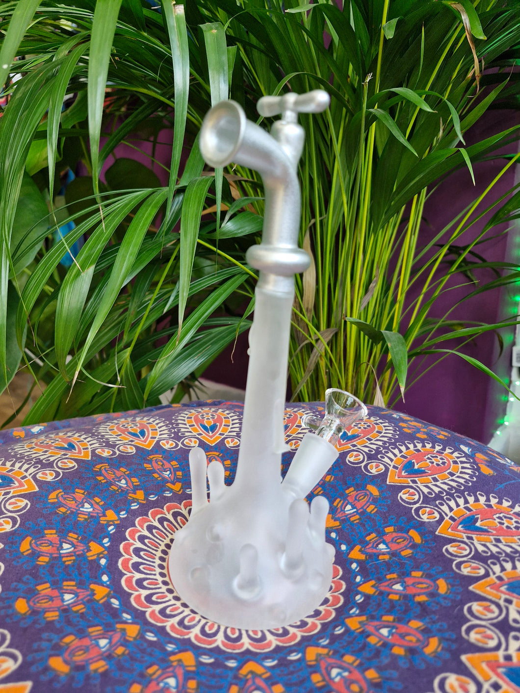 Novelty glassware waterpipe