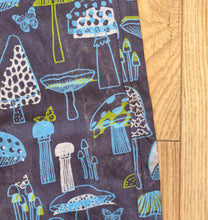 Load image into Gallery viewer, Mushroom print trousers