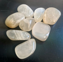 Load image into Gallery viewer, Moonstone