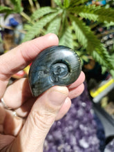 Load image into Gallery viewer, Labradorite Ammonite carving