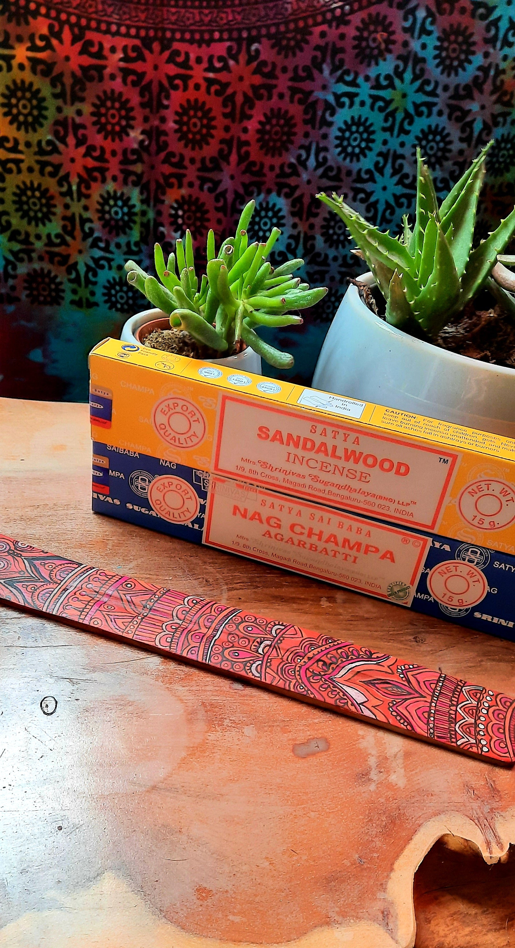 Handpainted mangowood incense holder with mandala flower design