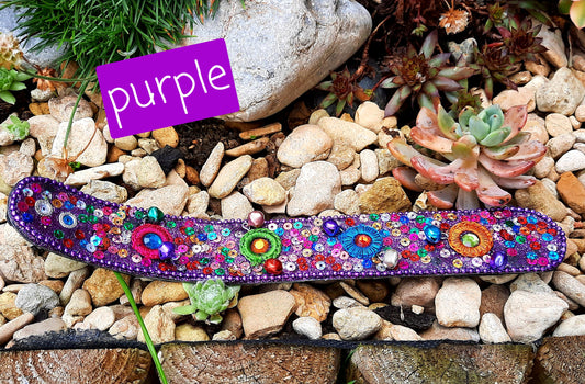 Glitter and bell decorated incense holder
Handcrafted in traditional lac work of glitter and bells to create a incense holder full of colour and sparkle.
Handmade in india, ethically sourced, a fairtrade gift
