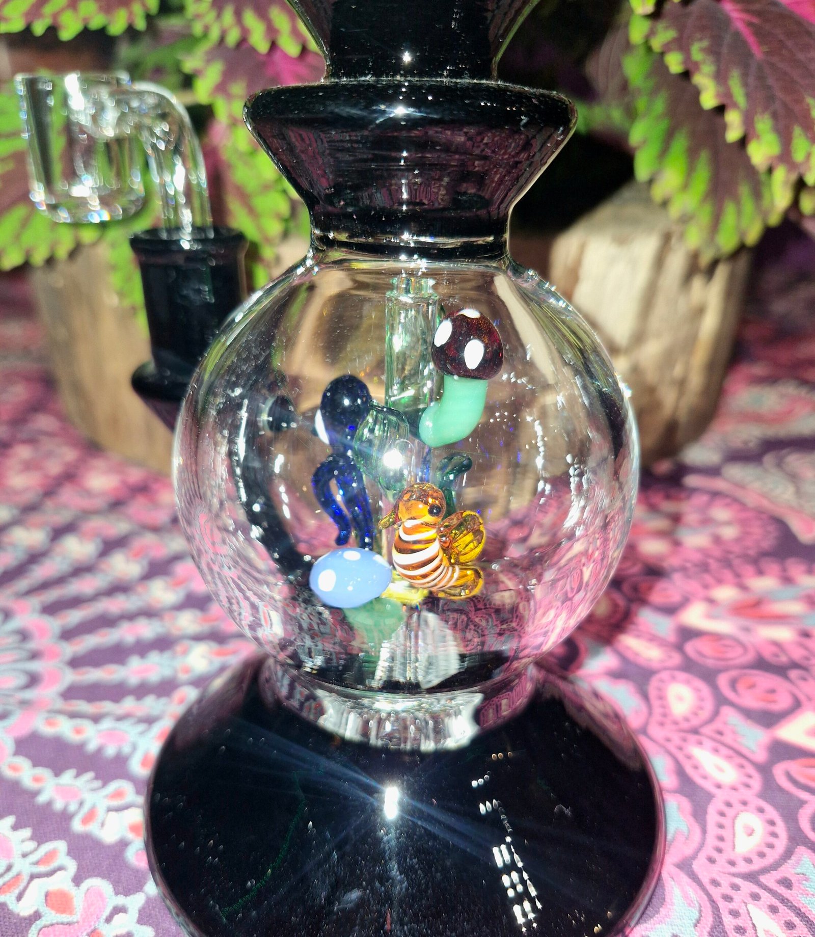 The Globe Dabber Waterpipe