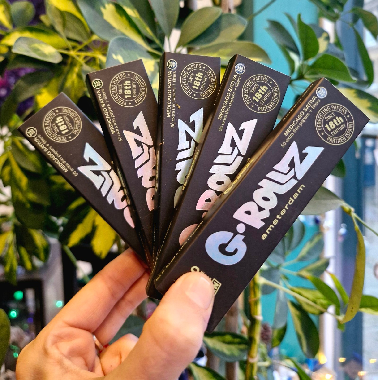 G-Rollz Medicago Sativa Extra Thin Papers And Tips G-Rollz Medicago Sativa Extra Thin Papers And Tips